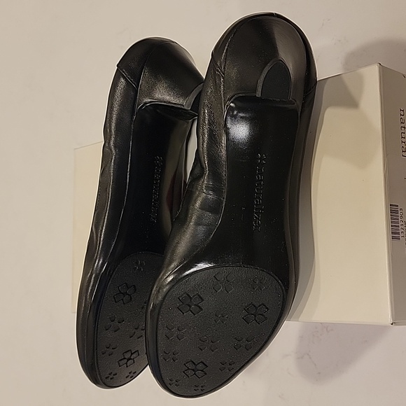 New in box Naturalizer Stargaze Black Size 7 Leather - Picture 4 of 6
